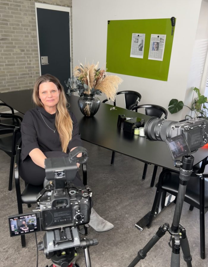 Partner, Trine Rubæk, interviewes